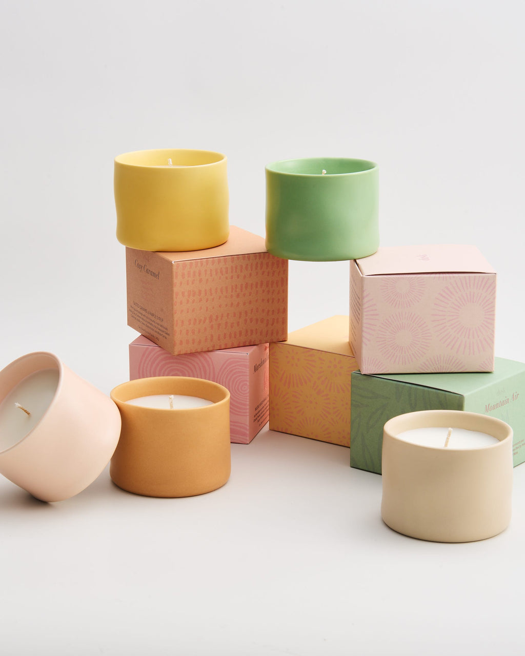 Soy Blend Scented Ceramic Candle 140g Marshmallow Clouds